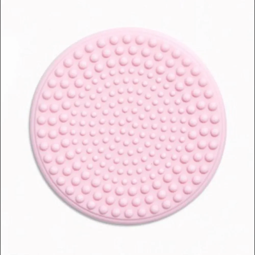 Sophia + Mabelle Universal Round Silicone Brush Cleaner Pink Small